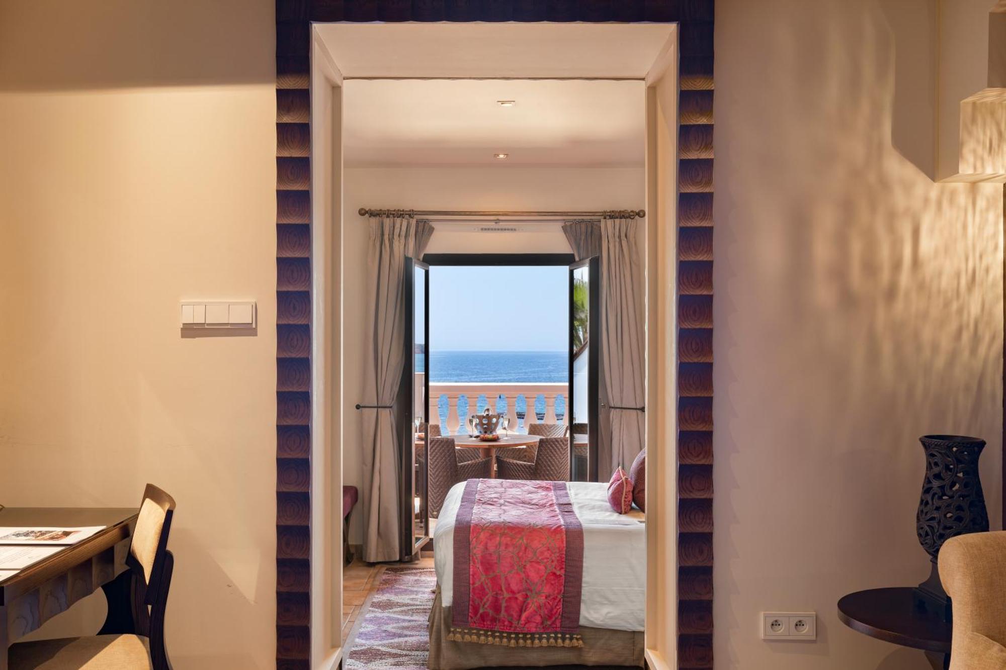 Tiara Miramar Beach Resort Théoule-sur-Mer Exterior photo